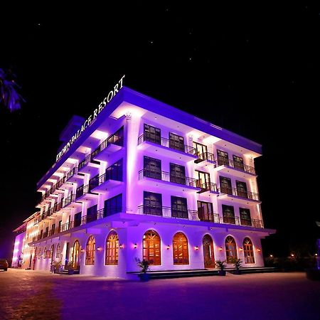 Krown Palace Resort Silvassa Extérieur photo