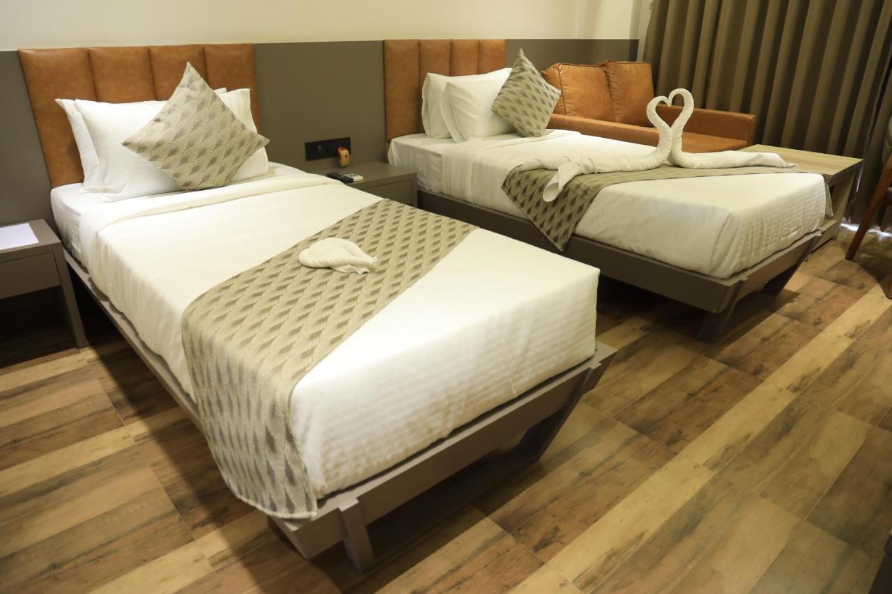 Krown Palace Resort Silvassa Extérieur photo