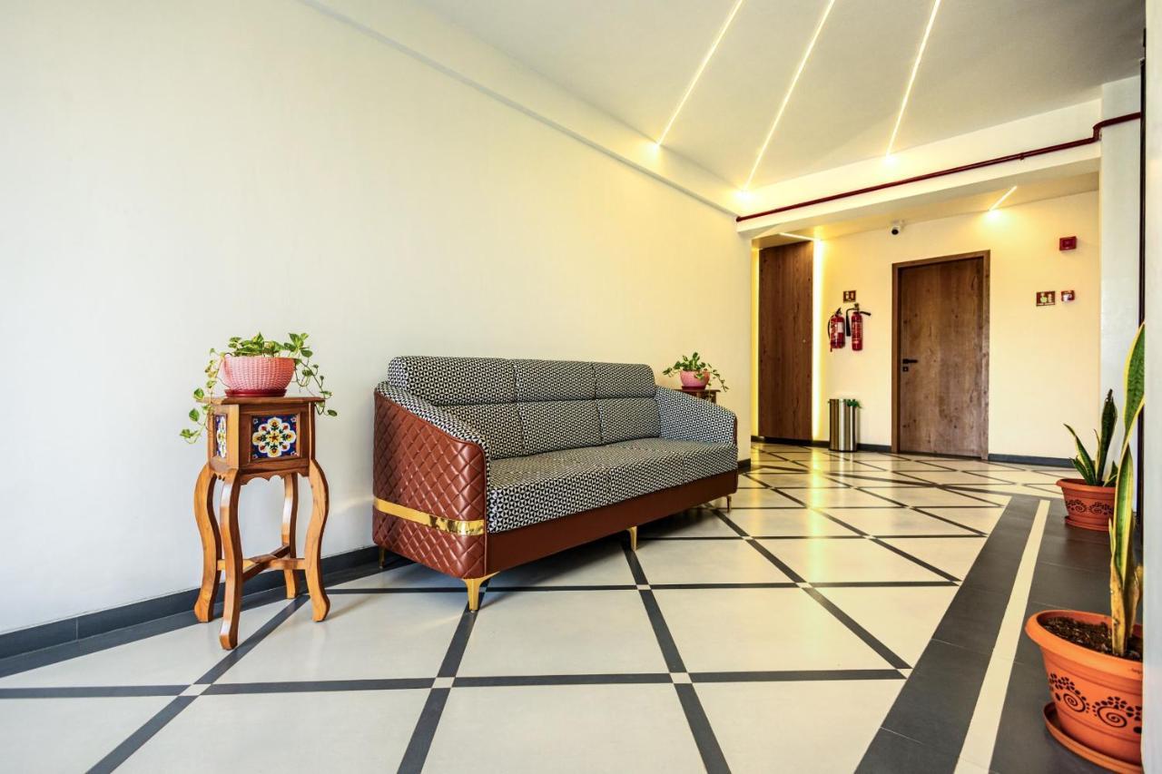 Krown Palace Resort Silvassa Extérieur photo