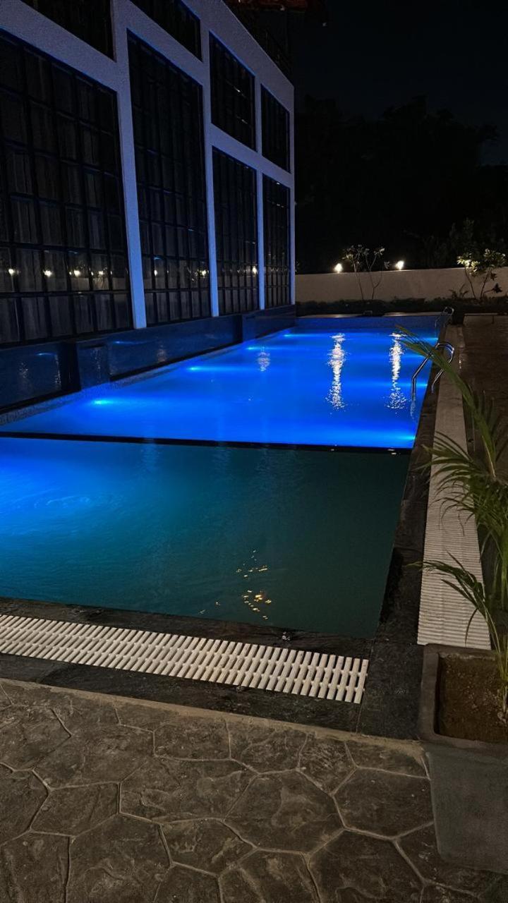 Krown Palace Resort Silvassa Extérieur photo